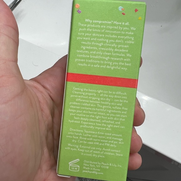 NIB peach & lily gel cleanser 30 ml - Picture 3 of 3